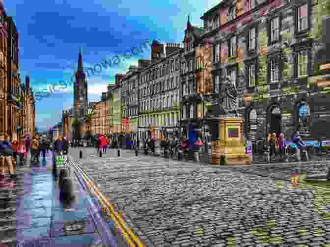 The Royal Mile Is A Historic Street In Edinburgh, Scotland, That Runs From Edinburgh Castle To The Palace Of Holyroodhouse. Top 20 Things To See And Do In Edinburgh Top 20 Edinburgh Travel Guide (Europe Travel 38)